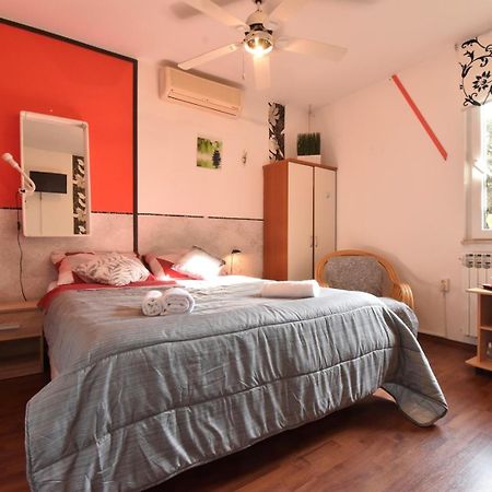 Cosy Medulin Apartments With Terrace Екстериор снимка